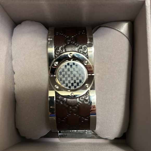 Gucci Twirl Watch - Picture 2 of 16